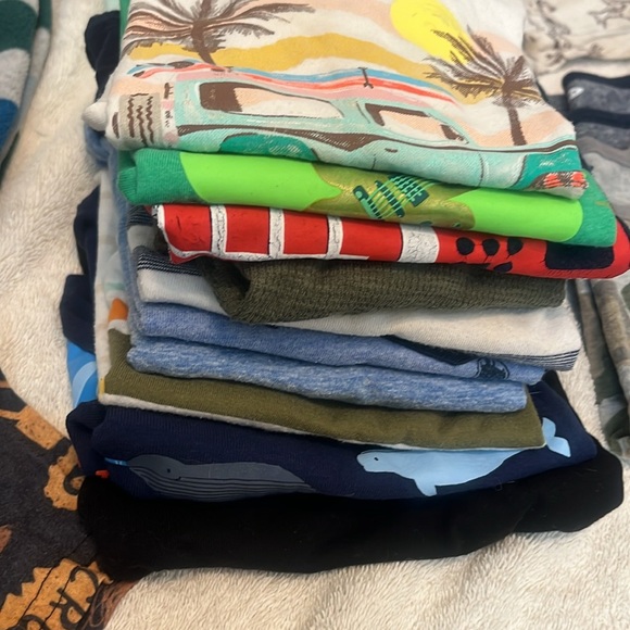 I MOVED! +20 item bundle of 2T used boy clothes - Picture 7 of 11